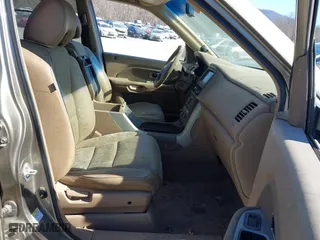 2008 Honda Pilot EX-L with VIN 5FNYF18778B052859, listed as a IAAI auction lot 41695095 with 249,207 mi miles. Bid and sale history available at carsss.com. Image 5.