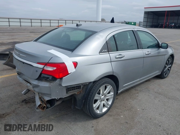 2014 Chrysler 200 Limited with VIN 1C3CCBCG6EN136043, listed as a IAAI auction lot 41974434 with 169,184 mi miles. Bid and sale history available at carsss.com. Image 4.