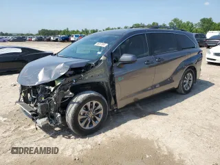 2024 Toyota Sienna LE z VIN 5TDKRKEC0RS186405, wystawiony jako Copart lot #56057695 z przebiegiem 36 184 mil mil oraz Szkoda całkowita • Salvage title. Historia ofert i sprzedaży dostępna na DreamBid. Obrazek 1.