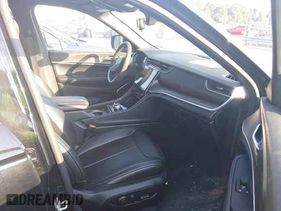 2024 Jeep Grand Cherokee with VIN 1C4RJYB65RC145793, listed as a IAAI auction lot 42544596 with 32,185 mi miles and . Bid and sale history available at DreamBid. Image 5.