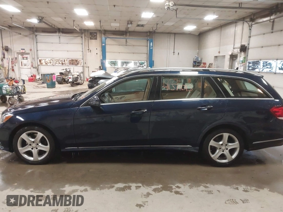 2016 Mercedes-Benz E-Class E 350 Luxury with VIN WDDHH8JBXGB210250, listed as a IAAI auction lot 41371013 with 66,791 mi miles. Bid and sale history available at carsss.com. Image 15.