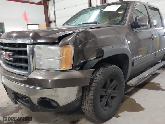 2008 GMC Sierra 1500 Work Truck with VIN 2GTEK133981271537, listed as a IAAI auction lot 41541225 with 212,332 mi miles. Bid and sale history available at carsss.com. Image 6.