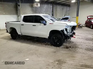 2022 Chevrolet Silverado 1500 Custom Trail Boss with VIN 3GCPDCEK8NG625750, listed as a Copart auction lot 81053304 with 33,151 mi miles and Salvage Title. Bid and sale history available at carsss.com. Image 14.