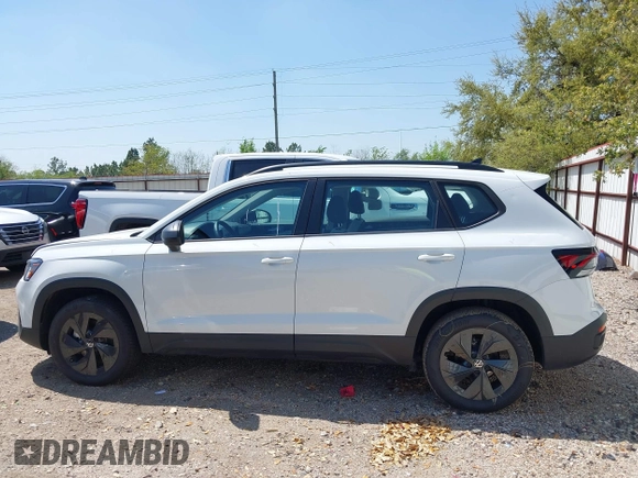 2025 Volkswagen Taos z VIN 3VV5C7B23SM008129, wystawiony jako IAAI lot #41879531 z przebiegiem 3423 mil mil oraz . Historia ofert i sprzedaży dostępna na DreamBid. Obrazek 14.