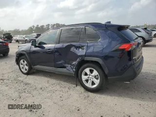 2021 Toyota RAV4 XLE with VIN 2T3W1RFV7MW133029, listed as a Copart auction lot 51969635 with 42,492 mi miles and Salvage Title. Bid and sale history available at carsss.com. Image 2.