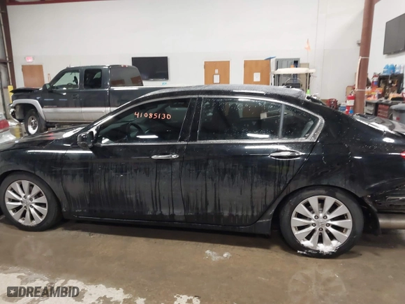 2015 Honda Accord Sedan EX-L with VIN 1HGCR3F89FA031219, listed as a IAAI auction lot 41085130 with 75,684 mi miles. Bid and sale history available at carsss.com. Image 14.