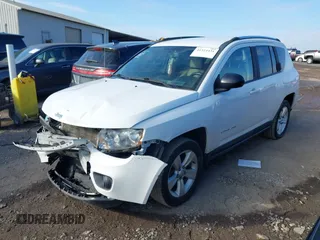 2011 Jeep Compass with VIN 1J4NT1FA2BD239588, listed as a IAAI auction lot 41324431 with 190,116 mi miles. Bid and sale history available at carsss.com. Image 2.