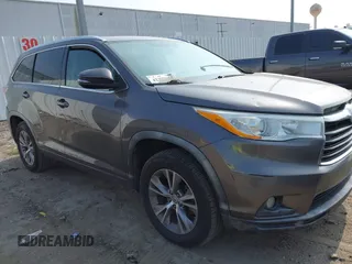 2014 Toyota Highlander XLE with VIN 5TDKKRFH9ES024094, listed as a IAAI auction lot 42316722 with 135,274 mi miles and . Bid and sale history available at DreamBid. Image 1.
