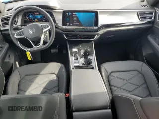 2024 Volkswagen Atlas SE z VIN 1V2KE2CA0RC248463, wystawiony jako Copart lot #54363465 z przebiegiem 3 969 mil mil oraz Szkoda całkowita • Salvage title. Historia ofert i sprzedaży dostępna na DreamBid. Obrazek 8.