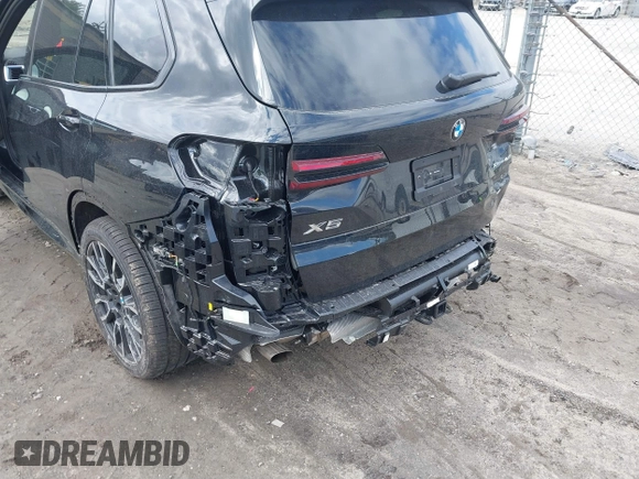 2025 BMW X5 xDrive40i with VIN 5UX23EU03S9Z21861, listed as a IAAI auction lot 41852928 with 992 mi miles and . Bid and sale history available at DreamBid. Image 6.
