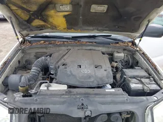 2008 Toyota 4Runner SR5 with VIN JTEZU14R18K012504, listed as a IAAI auction lot 41886770 with 406,858 mi miles. Bid and sale history available at carsss.com. Image 10.