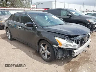 2015 Nissan Altima SL with VIN 1N4BL3APXFC265910, listed as a IAAI auction lot 41703968 with 152,268 mi miles and . Bid and sale history available at carsss.com. Image 1.