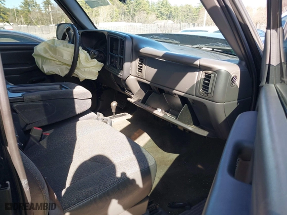 2006 Chevrolet Silverado 1500 LT1 with VIN 1GCEK19V46Z197439, listed as a IAAI auction lot 41951363 with 85,043 mi miles. Bid and sale history available at carsss.com. Image 5.