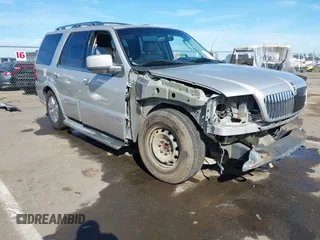 2006 Lincoln Navigator Luxury with VIN 5LMFU28516LJ13630, listed as a IAAI auction lot 42003960 with 139,505 mi miles. Bid and sale history available at carsss.com. Image 1.
