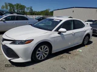 2019 Toyota Camry LE with VIN 4T1B11HK3KU687581, listed as a Copart auction lot 53277445 with 211,234 mi miles and Clean Title. Bid and sale history available at carsss.com. Image 1.