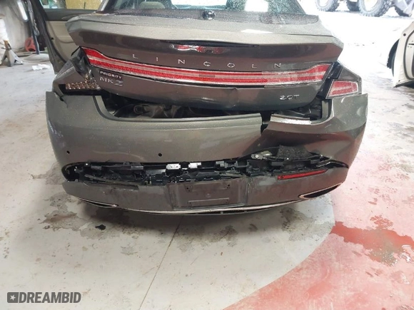 2017 Lincoln MKZ Reserve with VIN 3LN6L5E94HR609427, listed as a IAAI auction lot 41547378 with NaN miles. Bid and sale history available at carsss.com. Image 6.