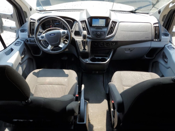 2019 Ford Transit XL z VIN 1FBZX2CG7KKB02480, wystawiony jako Copart lot #66609375 z przebiegiem 126 566 mil mil oraz Szkoda całkowita • Salvage title. Historia ofert i sprzedaży dostępna na DreamBid. Obrazek 8.