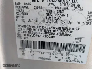 2006 Ford Escape XLT with VIN 1FMYU03176KB00200, listed as a IAAI auction lot 40928186 with 211,864 mi miles. Bid and sale history available at carsss.com. Image 9.