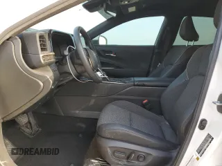 2023 Toyota Crown XLE z VIN JTDAAAAF9P3010397, wystawiony jako Copart lot #53332565 z przebiegiem 36 214 mil mil oraz Szkoda całkowita • Salvage title. Historia ofert i sprzedaży dostępna na DreamBid. Obrazek 7.