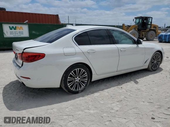 2019 BMW 5 Series 530i z VIN WBAJA5C54KWW26606, wystawiony jako Copart lot #53688285 z przebiegiem 43 454 mil mil oraz Nie do naprawy • Non repairable. Historia ofert i sprzedaży dostępna na DreamBid. Obrazek 3.