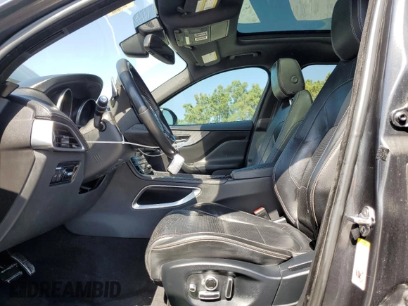 2018 Jaguar F-Pace S z VIN SADCM2FV4JA250891, wystawiony jako Copart lot #52777325 z przebiegiem 131 858 mil mil oraz Szkody całkowita. Historia ofert i sprzedaży dostępna na DreamBid. Obrazek 7.