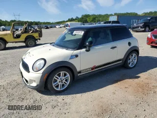 2012 MINI Hardtop S z VIN WMWSV3C55CTY19041, wystawiony jako Copart lot #52653075 z przebiegiem Nie podano mil oraz Czysty tytuł • Clean title. Historia ofert i sprzedaży dostępna na DreamBid. Obrazek 1.
