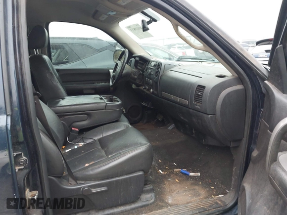 2008 GMC Sierra 1500 SLT z VIN 2GTEC13J981221636, wystawiony jako IAAI lot #41439873 z przebiegiem 260 584 mil mil oraz . Historia ofert i sprzedaży dostępna na DreamBid. Obrazek 5.