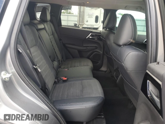2023 Mitsubishi Outlander SE z VIN JA4J3UA82PZ058960, wystawiony jako Copart lot #56405455 z przebiegiem 30 276 mil mil oraz Szkoda całkowita • Salvage title. Historia ofert i sprzedaży dostępna na DreamBid. Obrazek 11.