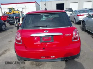 2012 MINI Hardtop с VIN WMWSU3C53CT539928, выставлен на аукционе IAAI как лот 42060966 с пробегом 147 343 миль миль и . История ставок и продаж доступна на DreamBid. Изображение 15.