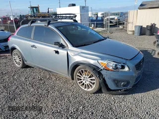 2011 Volvo C30 z VIN YV1672MK4B2248010, wystawiony jako IAAI lot #42081566 z przebiegiem 120 260 mil mil oraz . Historia ofert i sprzedaży dostępna na DreamBid. Obrazek 1.