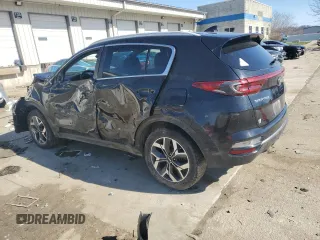 2020 Kia Sportage EX z VIN KNDPNCAC3L7726392, wystawiony jako Copart lot #50159635 z przebiegiem 72 451 mil mil oraz Szkoda całkowita • Salvage title. Historia ofert i sprzedaży dostępna na DreamBid. Obrazek 2.