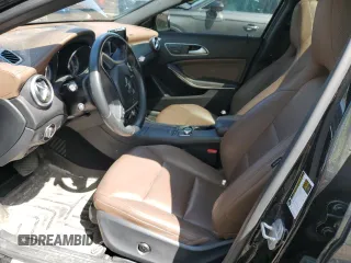2015 Mercedes-Benz GLA 250 z VIN WDCTG4GB2FJ143343, wystawiony jako Copart lot #55660055 z przebiegiem 108 762 mil mil oraz Szkoda całkowita • Salvage title. Historia ofert i sprzedaży dostępna na DreamBid. Obrazek 7.