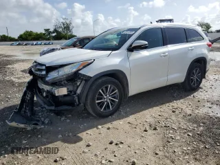 2017 Toyota Highlander XLE with VIN 5TDJZRFH2HS397442, listed as a Copart auction lot 60842085 with 109,891 mi miles and Salvage title. Bid and sale history available at DreamBid. Image 1.
