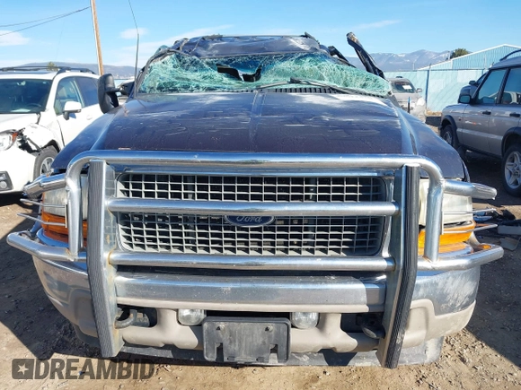 2001 Ford Excursion Limited с VIN 1FMNU43S11EB30853, выставлен на аукционе IAAI как лот 40811430 с пробегом 160 527 миль миль и . История ставок и продаж доступна на DreamBid. Изображение 13.