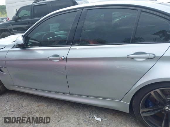 2018 BMW M3 z VIN WBS8M9C55J5J78602, wystawiony jako IAAI lot #42116904 z przebiegiem 75 846 mil mil oraz . Historia ofert i sprzedaży dostępna na DreamBid. Obrazek 14.