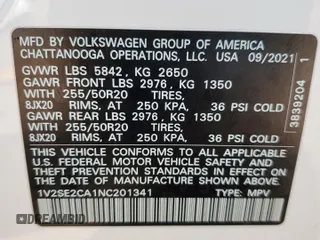 2022 Volkswagen Atlas SEL R-Line z VIN 1V2SE2CA1NC201341, wystawiony jako Copart lot #64889124 z przebiegiem 44 939 mil mil oraz Szkoda całkowita • Salvage title. Historia ofert i sprzedaży dostępna na DreamBid. Obrazek 12.
