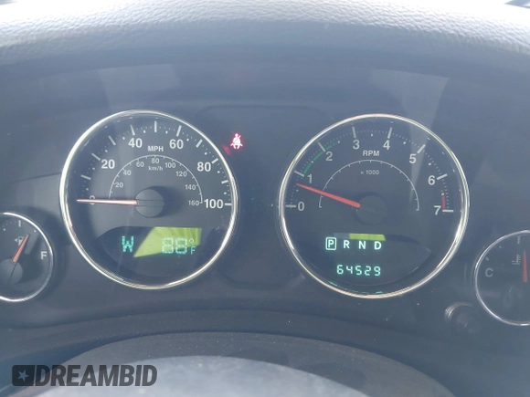 2014 Jeep Wrangler Unlimited Sahara z VIN 1C4BJWEG1EL209431, wystawiony jako IAAI lot #42325022 z przebiegiem 64 529 mil mil oraz . Historia ofert i sprzedaży dostępna na DreamBid. Obrazek 7.