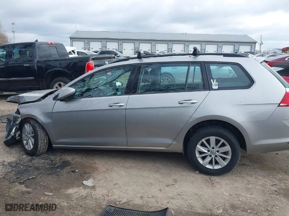 2016 Volkswagen Golf SportWagen TSI S with VIN 3VWC17AU1GM513198, listed as a IAAI auction lot 41229364 with 88,268 mi miles. Bid and sale history available at carsss.com. Image 15.