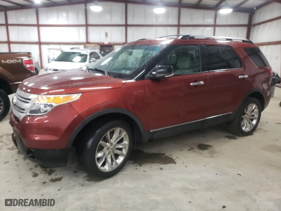 2014 Ford Explorer XLT with VIN 1FM5K8D83EGC31967, listed as a Copart auction lot 52689355 with 97,121 mi miles and Salvage Title. Bid and sale history available at carsss.com. Image 1.