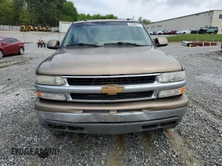 2003 Chevrolet Tahoe LT with VIN 1GNEC13Z83R217655, listed as a Copart auction lot 52089175 with 204,015 mi miles and Salvage title. Bid and sale history available at DreamBid. Image 5.