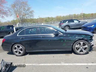 2017 Mercedes-Benz E 300 Luxury z VIN WDDZF4KB0HA096235, wystawiony jako IAAI lot #42086461 z przebiegiem 138 162 mil mil oraz . Historia ofert i sprzedaży dostępna na DreamBid. Obrazek 14.