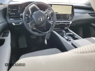 2024 Lexus RX 350 z VIN JTJCHMAA6R2016769, wystawiony jako Copart lot #87454404 z przebiegiem 16 804 mil mil oraz Szkoda całkowita • Salvage title. Historia ofert i sprzedaży dostępna na DreamBid. Obrazek 8.