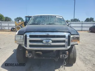2000 Ford F-250 XL with VIN 1FTNF21F0YEC85459, listed as a Copart auction lot 63040505 with 328,049 mi miles and Salvage title. Bid and sale history available at DreamBid. Image 5.
