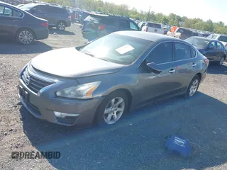 2015 Nissan Altima 2.5 S with VIN 1N4AL3AP8FC270356, listed as a IAAI auction lot 42135280 with 135,373 mi miles. Bid and sale history available at carsss.com. Image 2.