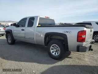 2011 Chevrolet Silverado 1500 LS with VIN 1GCRKREA2BZ276637, listed as a Copart auction lot 87016054 with 220,190 mi miles and Salvage Title. Bid and sale history available at carsss.com. Image 2.