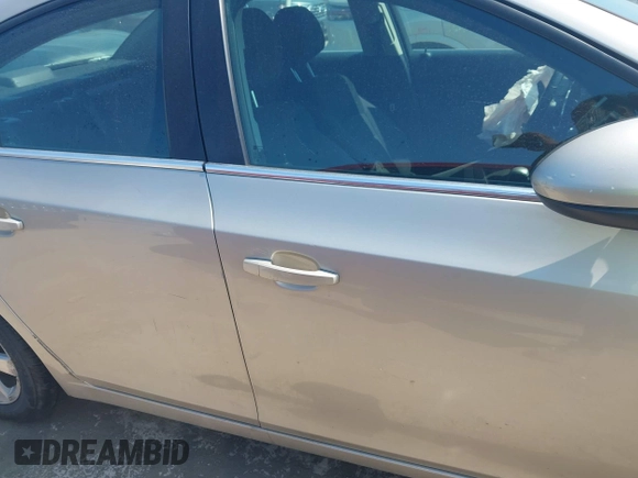 2014 Chevrolet Cruze 1LT с VIN 1G1PC5SB5E7214863, выставлен на аукционе IAAI как лот 42642718 с пробегом 132 939 миль миль и . История ставок и продаж доступна на DreamBid. Изображение 14.