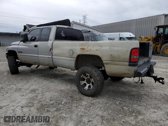 2000 Dodge Ram 2500 with VIN 3B7KF2367YG117410, listed as a Copart auction lot 81840374 with 339,262 mi miles and Salvage Title. Bid and sale history available at carsss.com. Image 2.