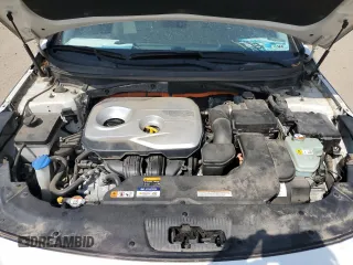 2016 Hyundai Sonata Hybrid SE with VIN KMHE24L17GA020547, listed as a Copart auction lot 66882603 with 82,070 mi miles. Bid and sale history available at carsss.com. Image 12.