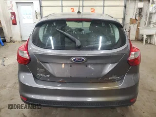 2014 Ford Focus SE z VIN 1FADP3K2XEL255540, wystawiony jako Copart lot #57070215 z przebiegiem 236 707 mil mil oraz Czysty tytuł • Clean title. Historia ofert i sprzedaży dostępna na DreamBid. Obrazek 6.