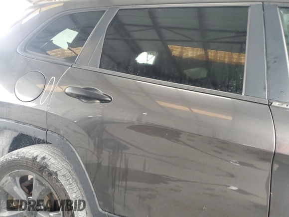 2016 Jeep Cherokee Sport z VIN 1C4PJLAB9GW371386, wystawiony jako Copart lot #57554195 z przebiegiem 158 250 mil mil oraz Szkoda całkowita • Salvage title. Historia ofert i sprzedaży dostępna na DreamBid. Obrazek 10.